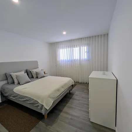 Porta Da - Paredes Da Vitória