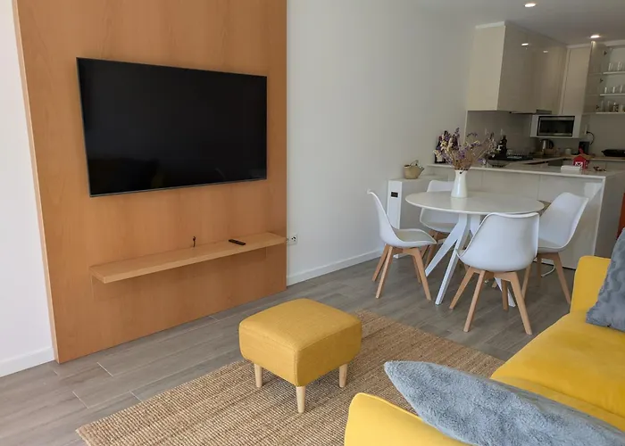 Porta Da - Paredes Da Vitoria *