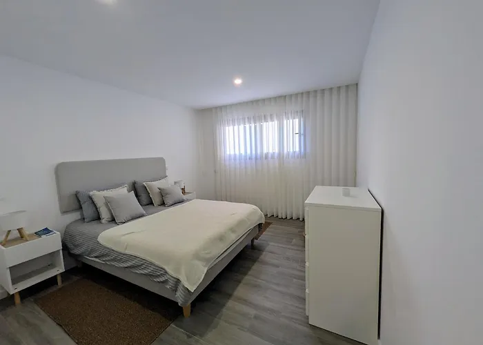 Porta Da - Paredes Da Vitoria